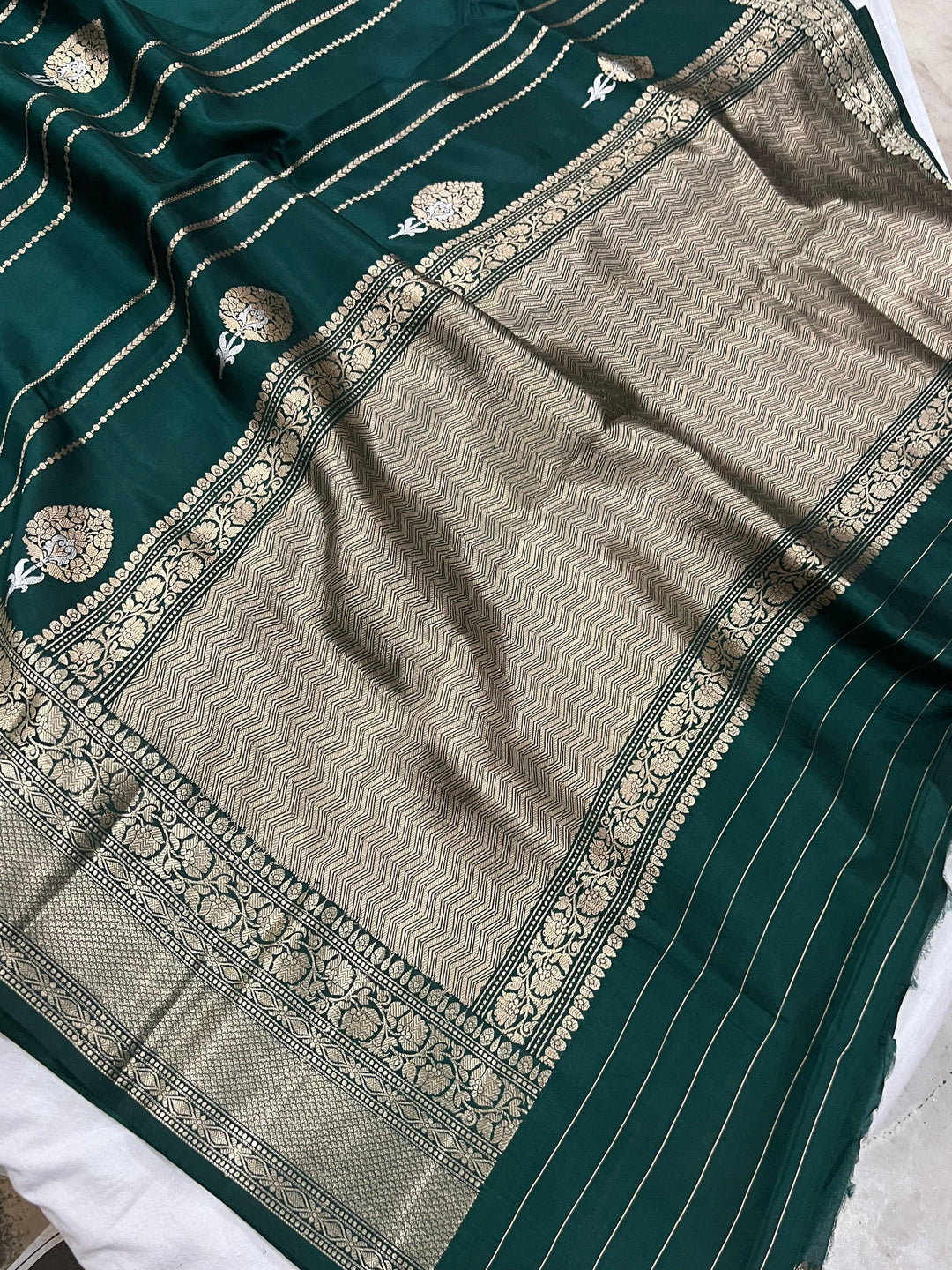 Bottle Green Pure Banarasi Handloom Silk Saree - Aura Benaras