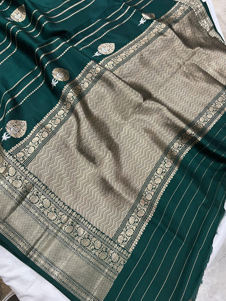 Bottle Green Pure Banarasi Handloom Silk Saree - Aura Benaras
