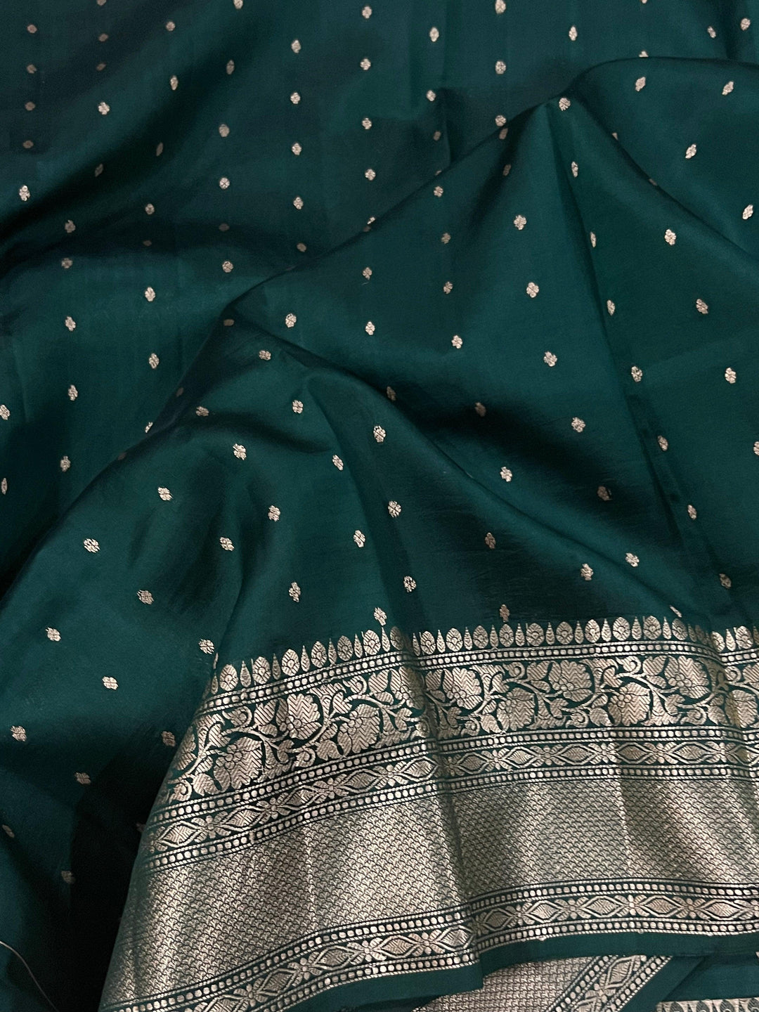 Bottle Green Pure Banarasi Handloom Silk Saree - Aura Benaras