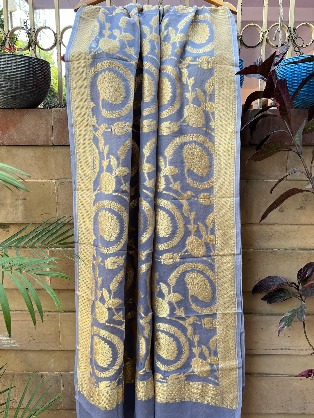 Grey Pure Banarasi Handloom Georgette Dupatta - Aura Benaras