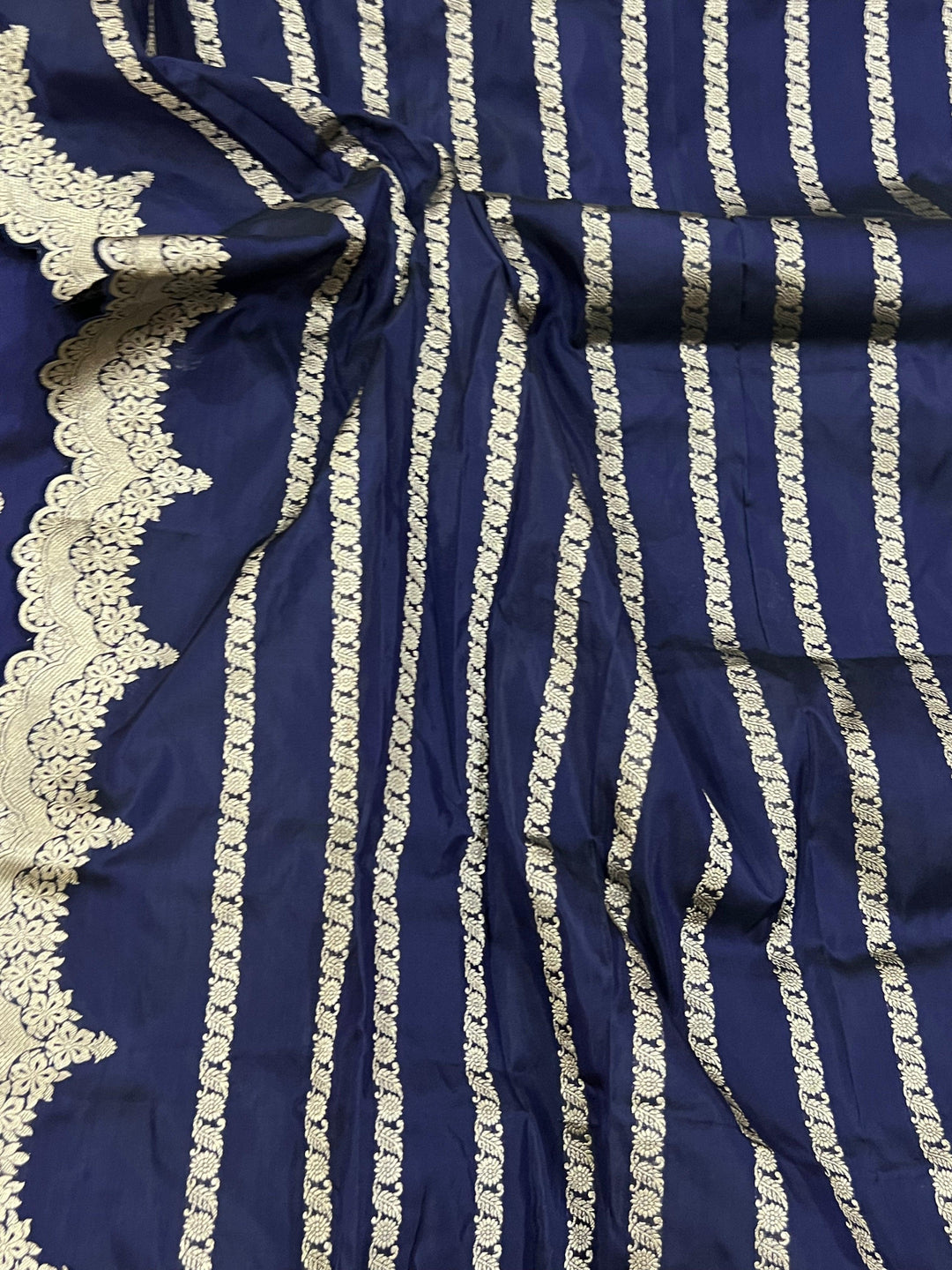 Navy Blue Banarasi Handloom Katan Silk Saree - Aura Benaras