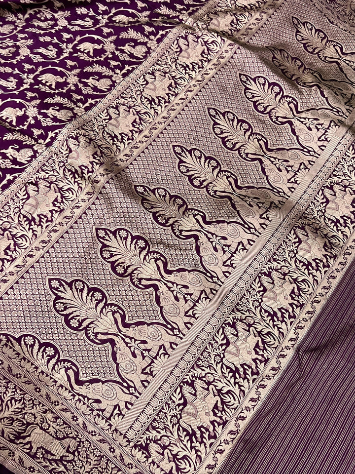 Intricate Kadhwa zari border detail on Shikargaah Banarasi silk saree