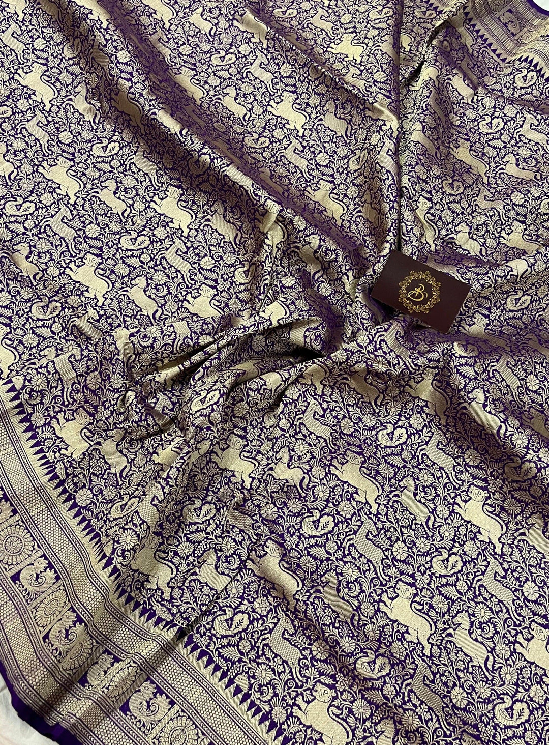 Intricate Kadhwa zari border detail on Shikargaah Banarasi silk saree