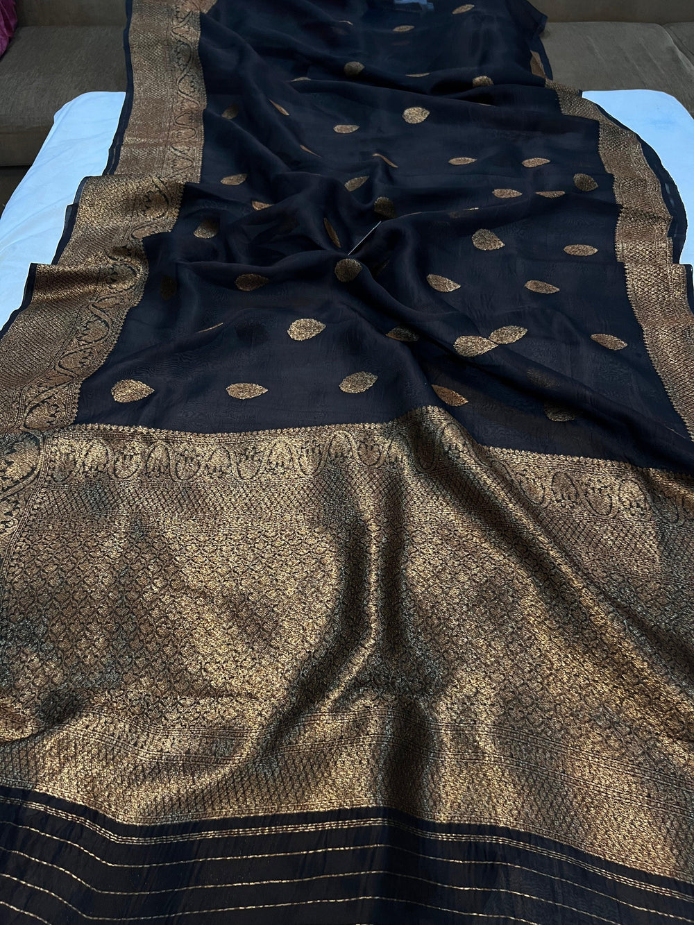 Black Banarasi Handloom Kora Silk Saree - Aura Benaras