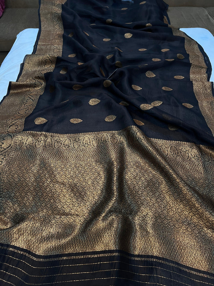 Black Banarasi Handloom Kora Silk Saree - Aura Benaras