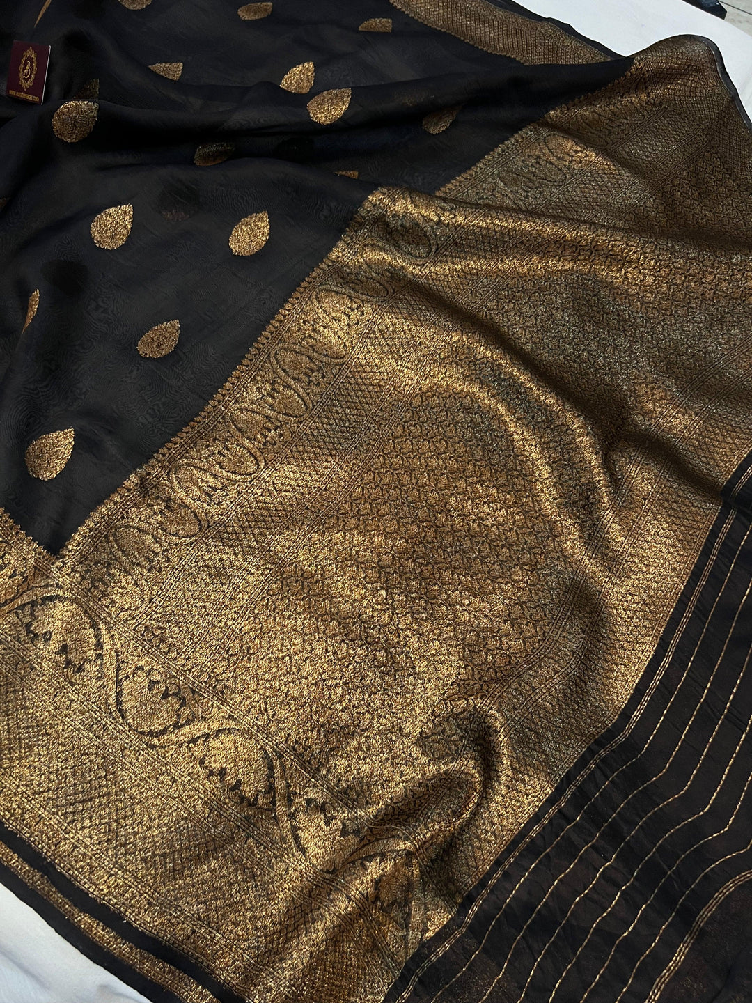 Black Banarasi Handloom Kora Silk Saree - Aura Benaras