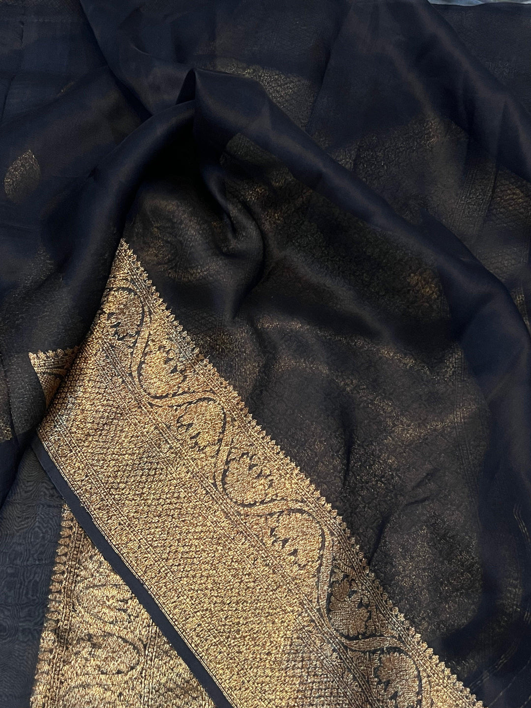 Black Banarasi Handloom Kora Silk Saree - Aura Benaras
