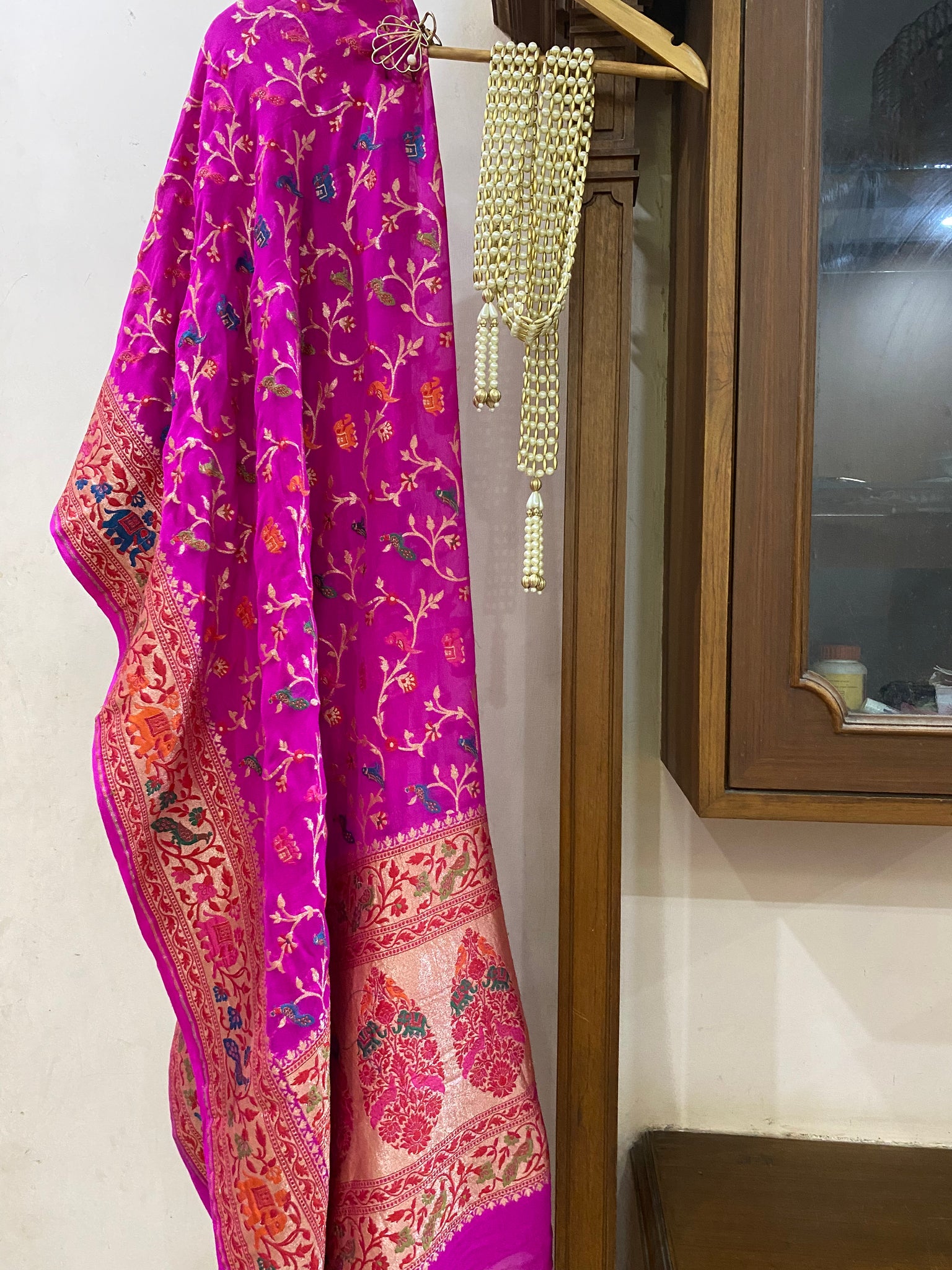 Buy Chhabra 555 Magenta & Golden Woven Design Banarasi Saree With Dupatta -  Sarees for Women 9781587 | Myntra