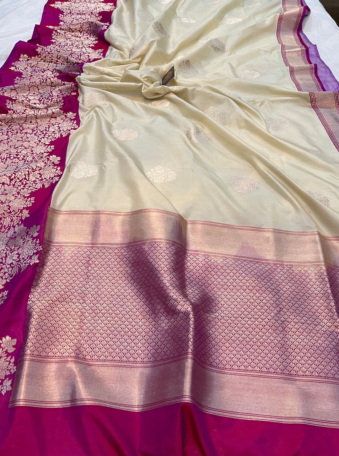 Cream Sona Rupa Handloom Katan Silk Saree - Aura Benaras