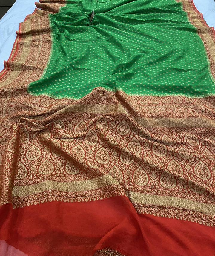 Green Banarasi Handloom Pure Georgette Silk Saree - Aura Benaras