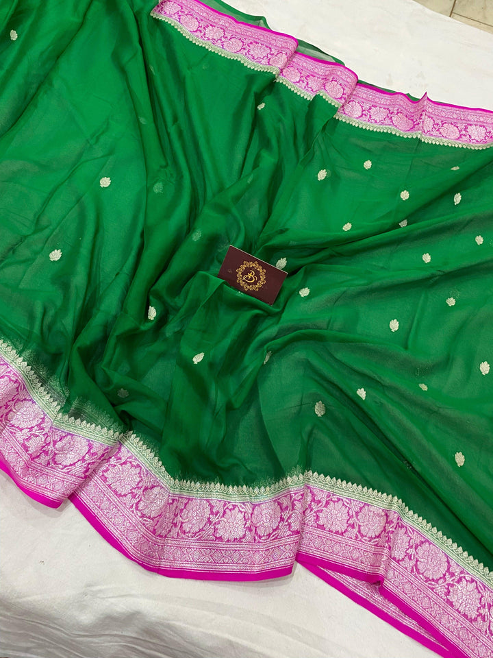 Green Banarasi Handloom Pure Georgette Silk Saree - Aura Benaras