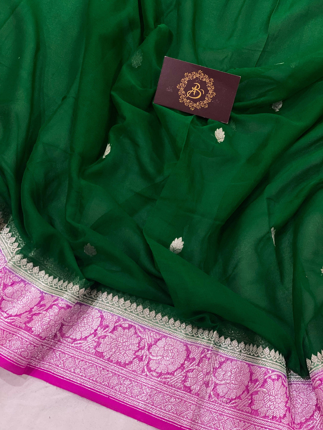 Green Banarasi Handloom Pure Georgette Silk Saree - Aura Benaras