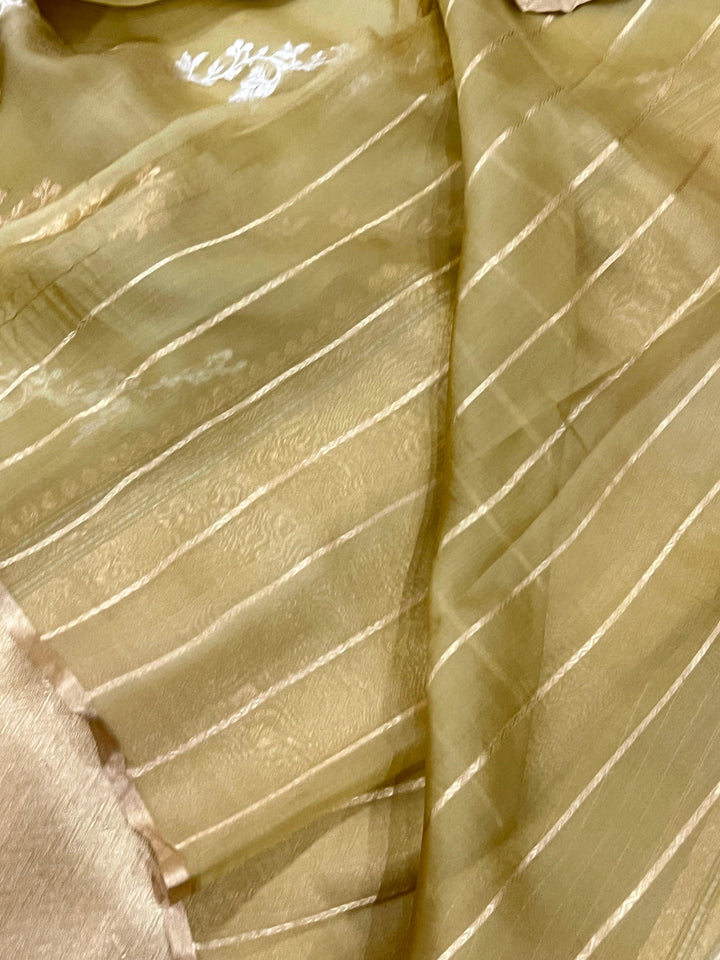 Golden Banarasi Handloom Kora Silk Saree - Aura Benaras