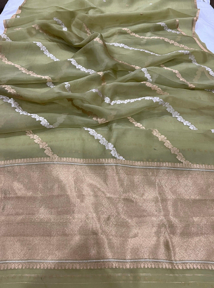 Mehendi Green Banarasi Handloom Kora Silk Saree - Aura Benaras