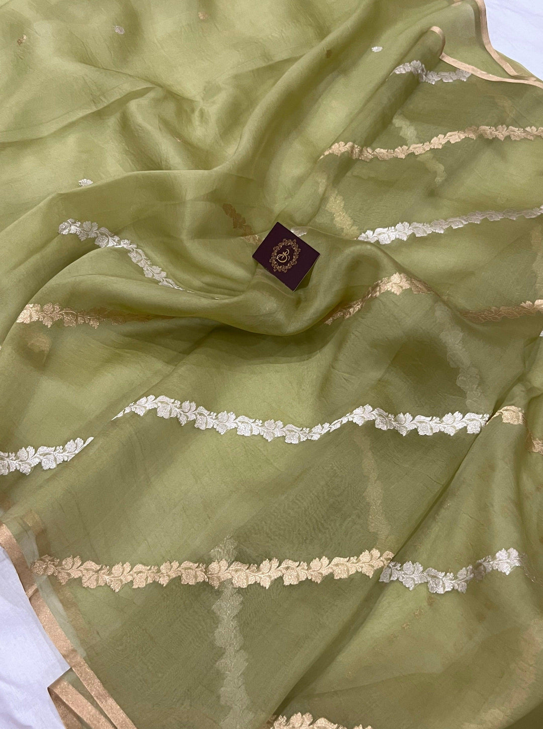 Mehendi Green Banarasi Handloom Kora Silk Saree - Aura Benaras
