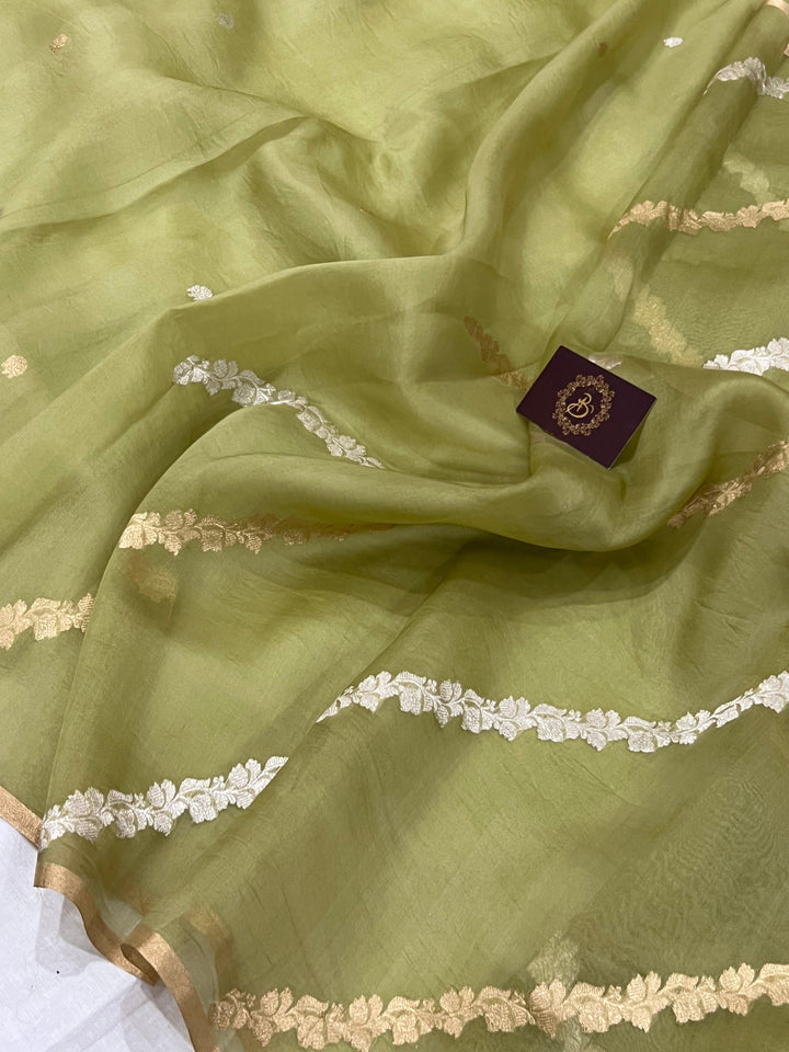 Mehendi Green Banarasi Handloom Kora Silk Saree - Aura Benaras