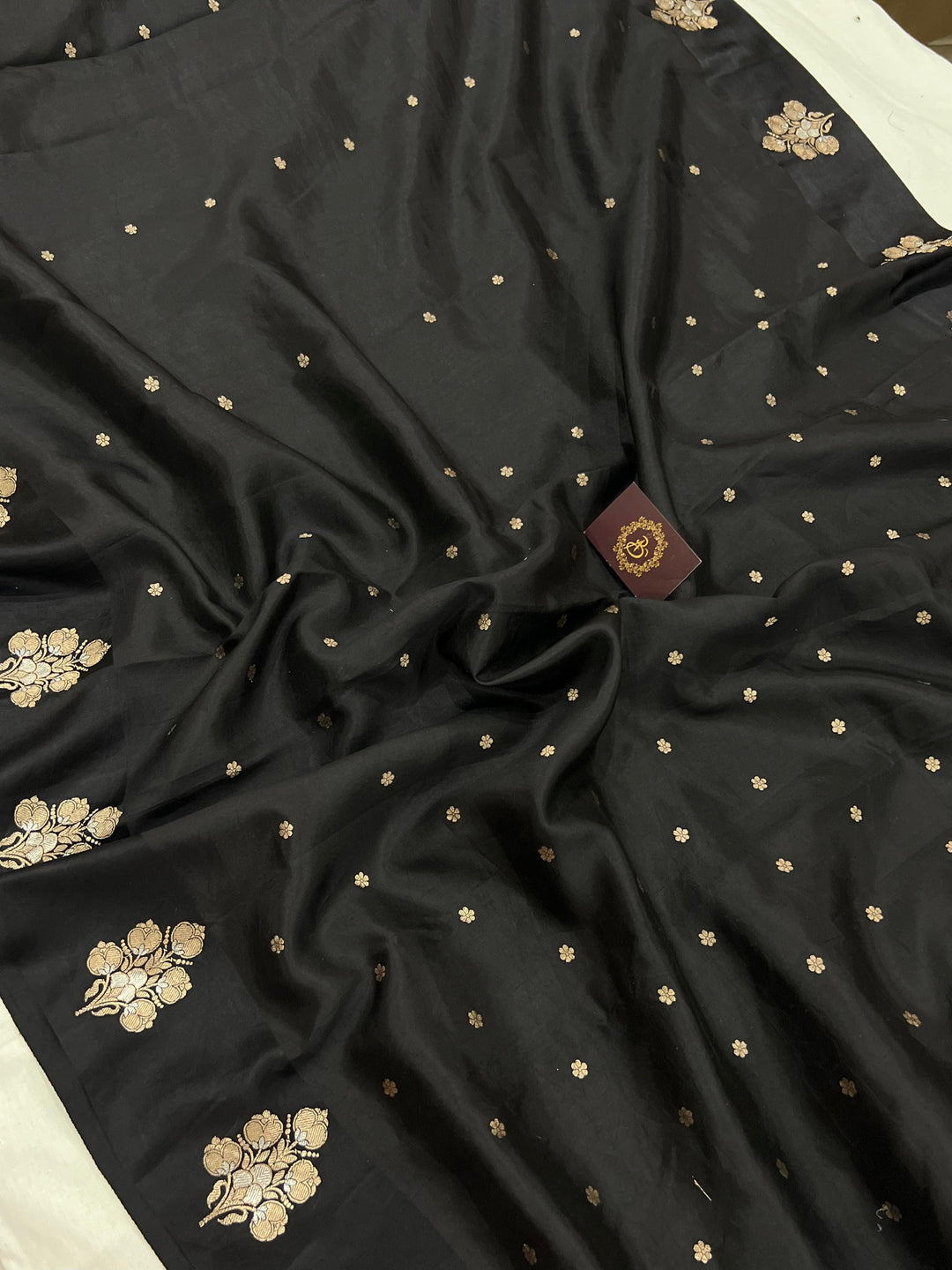 Black Pure Banarasi Handloom Silk Saree - Aura Benaras
