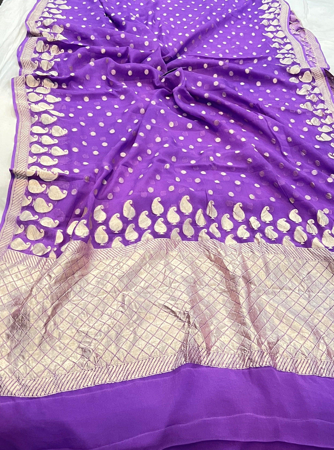 Lavender Khaddi Georgette Banarasi Handloom Saree - Aura Benaras