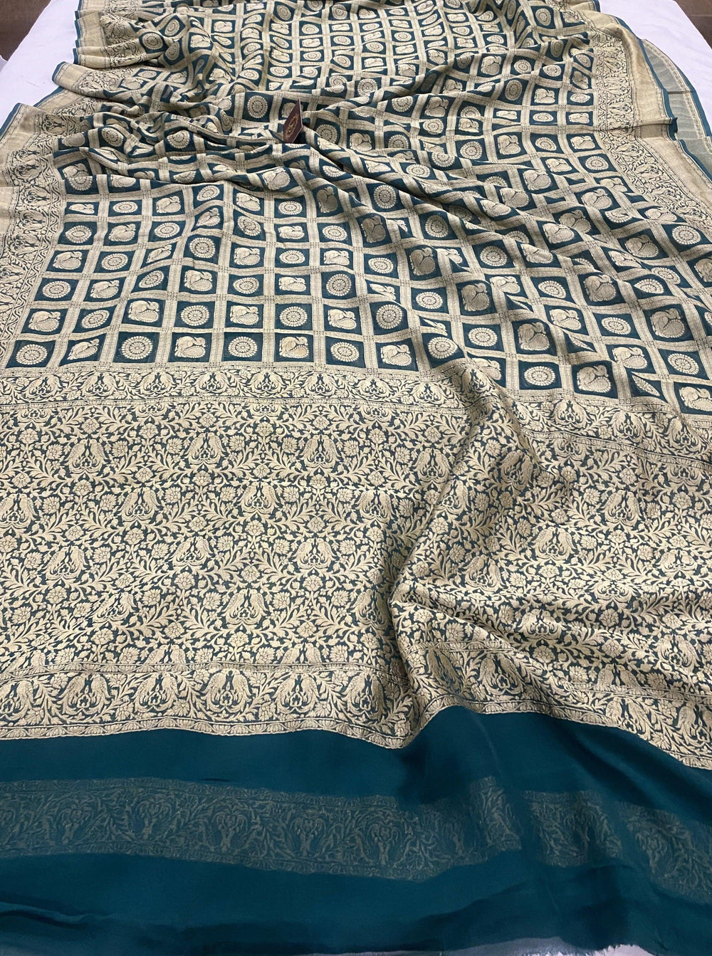 Bottle green Banarasi Pure Khaddi Georgette Saree - Aura Benaras