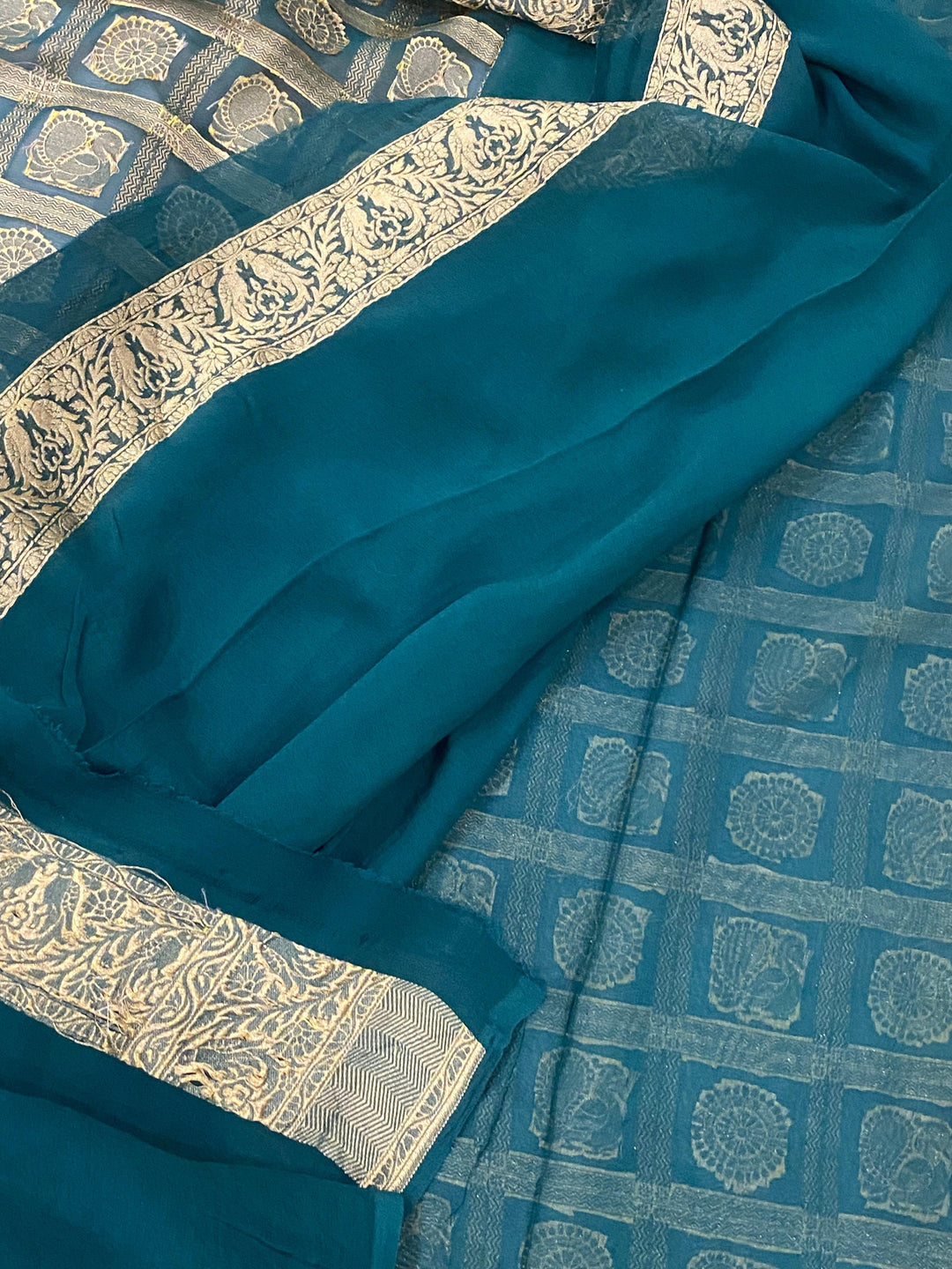 Bottle green Banarasi Pure Khaddi Georgette Saree - Aura Benaras