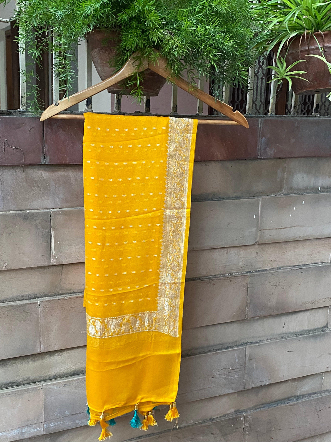 YELLOW BANARASI HANDLOOM KHADDI CHIFFON DUPATTA - Aura Benaras