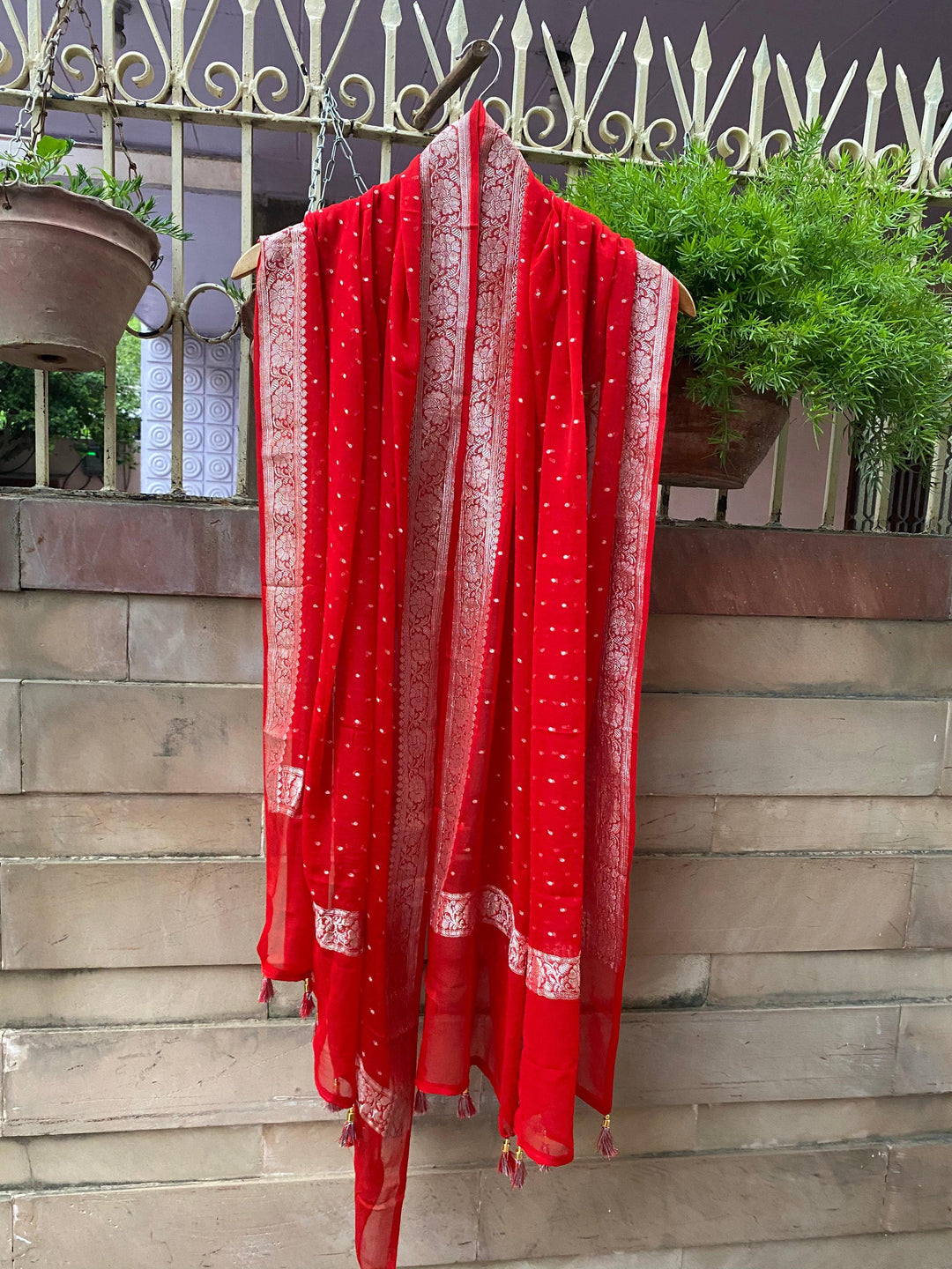 RED BANARASI HANDLOOM KHADDI CHIFFON DUPATTA