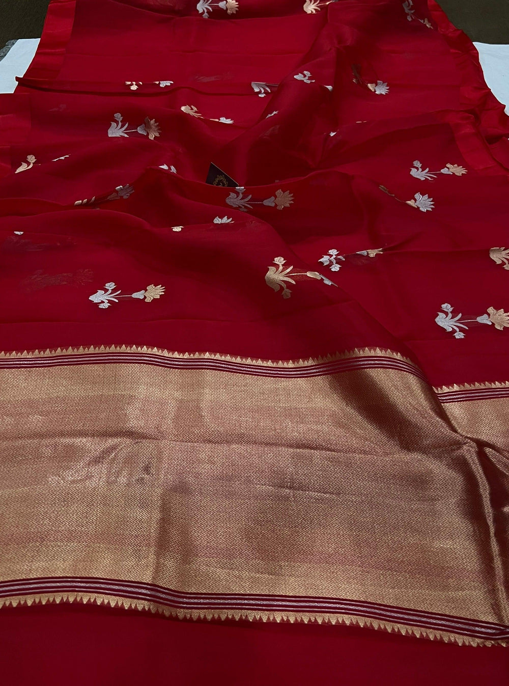 Red Banarasi Handloom Kora Silk Saree - Aura Benaras