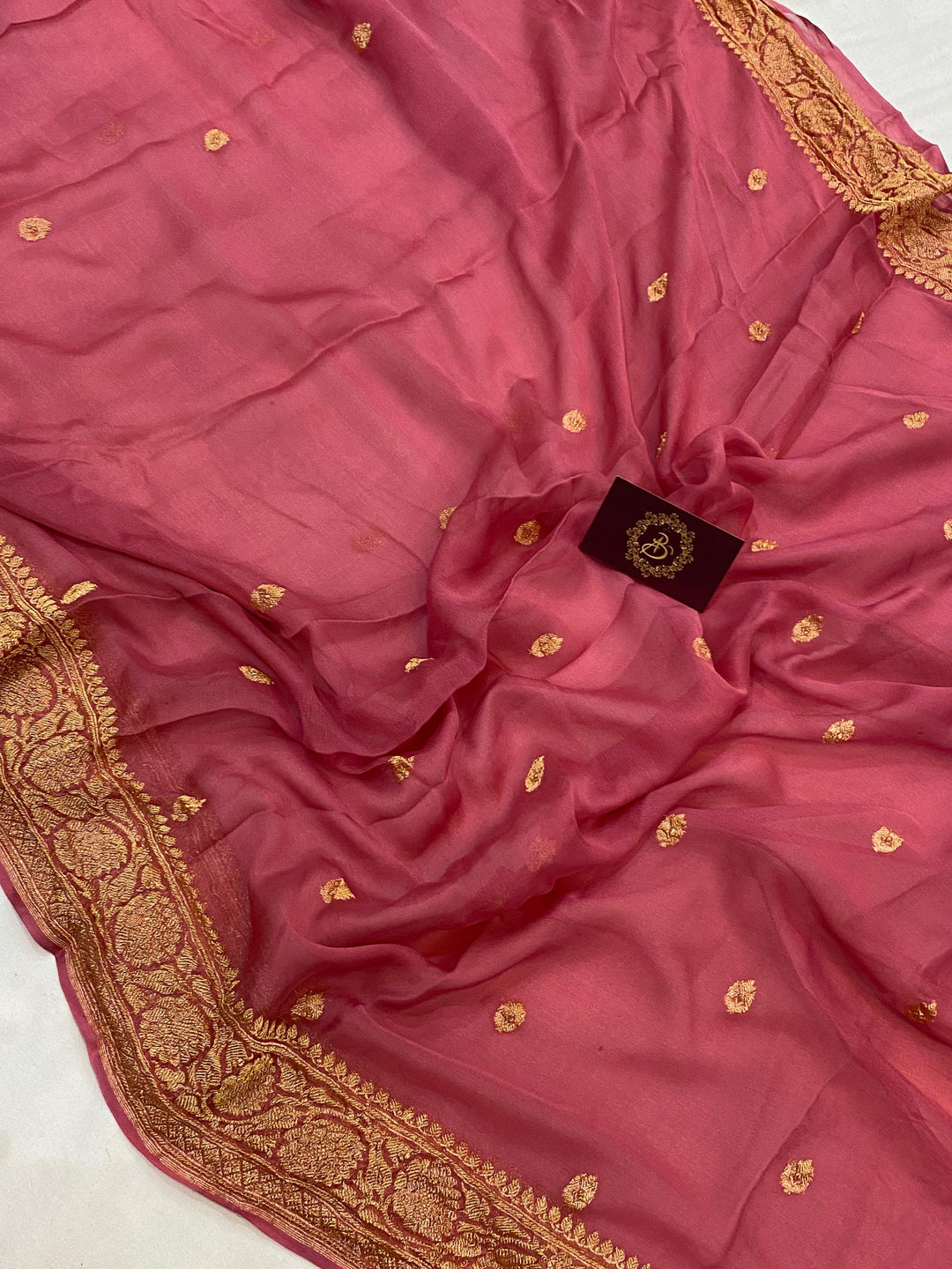 Onion Shade Banarasi Handloom Pure Chiffon Saree - Aura Benaras