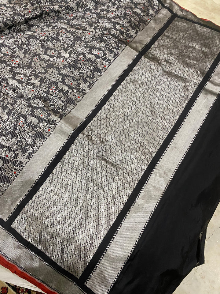 Black Banarasi Handloom Katan Silk Saree - Aura Benaras