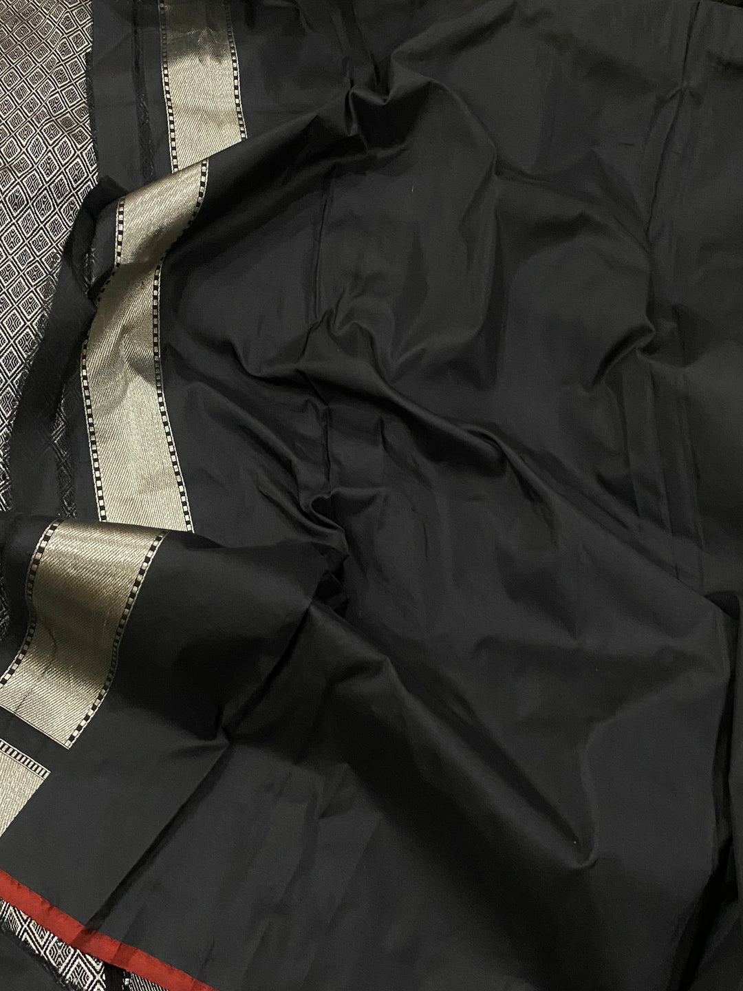 Black Banarasi Handloom Katan Silk Saree - Aura Benaras