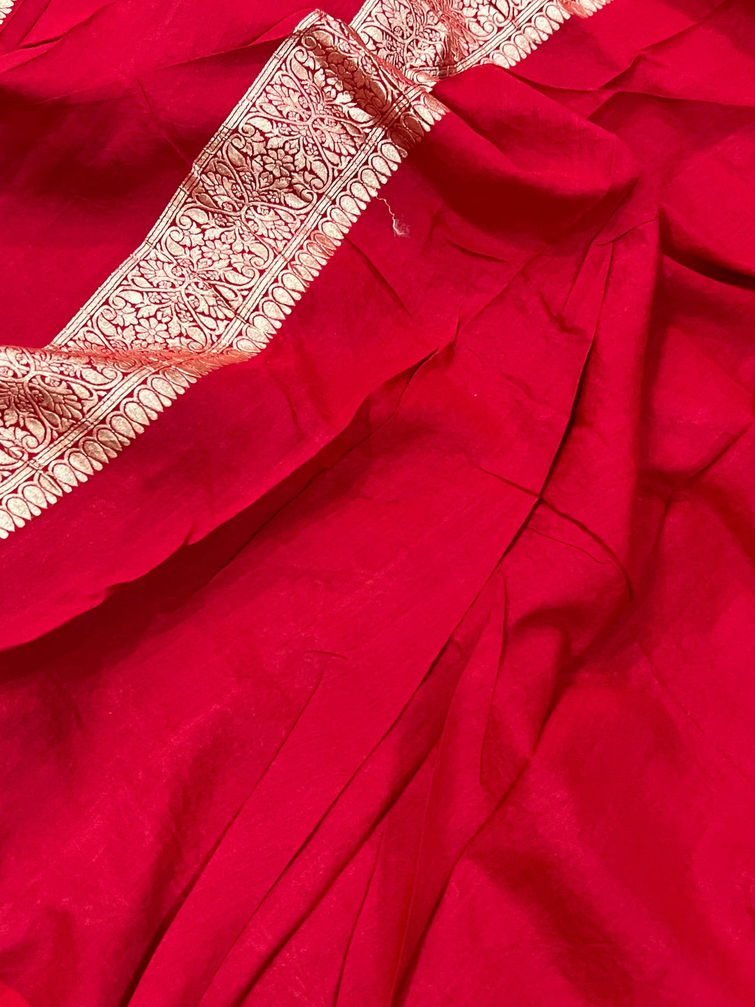 Red Banarasi Handloom Pure Moonga Georgette Saree - Aura Benaras