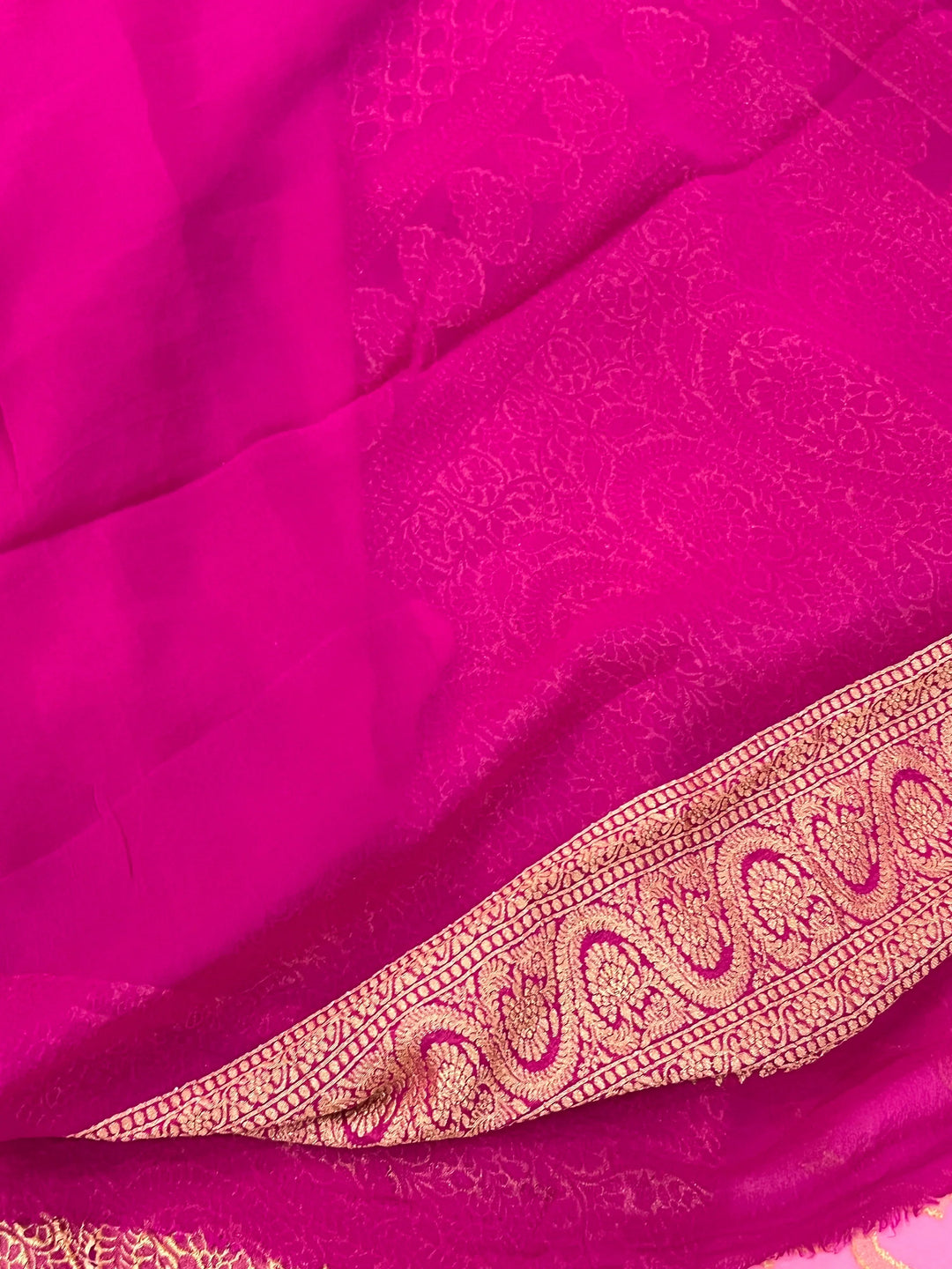 Pink Shaded Banarasi Handloom Pure Georgette Silk Saree - Aura Benaras