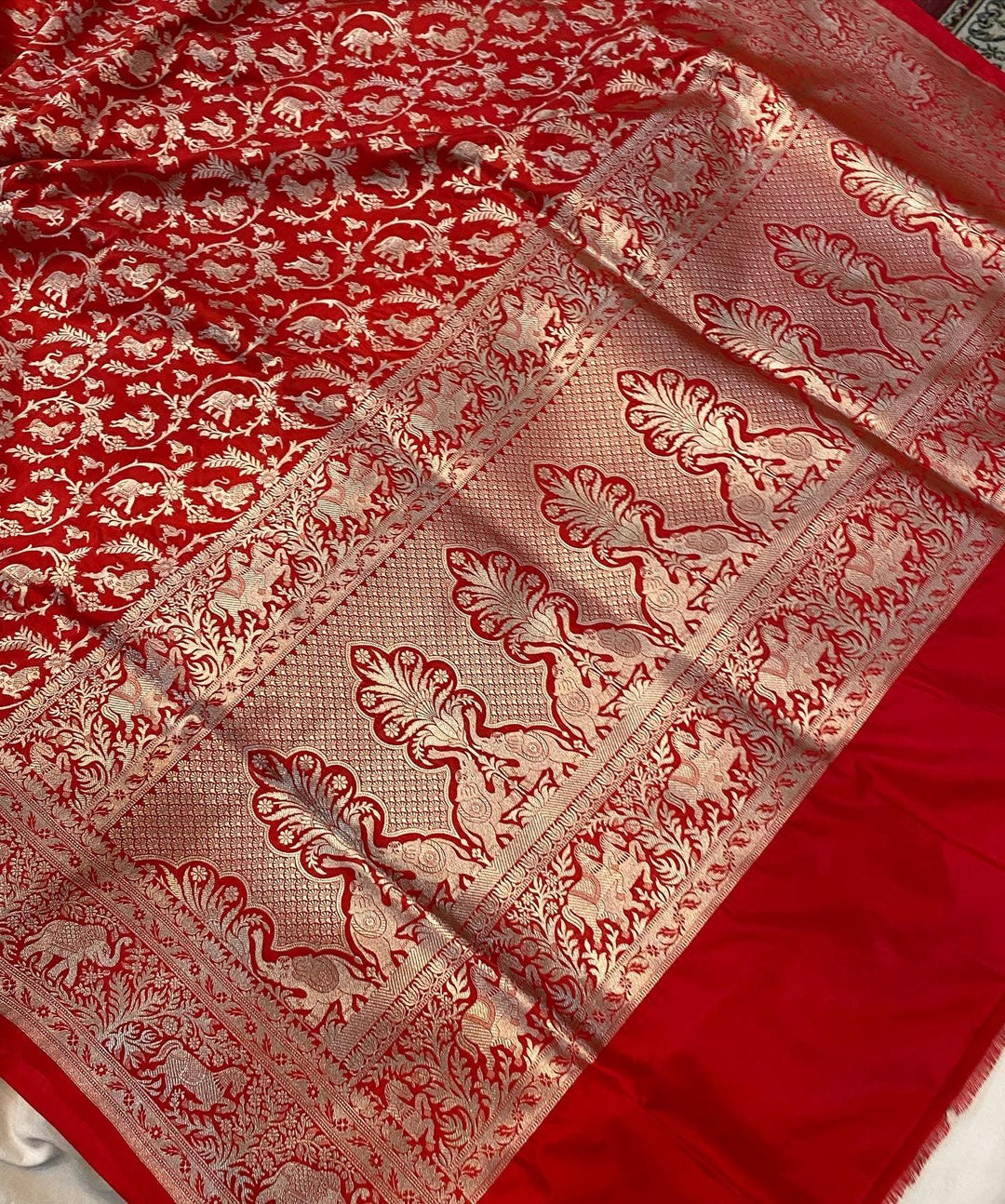 Red Banarasi Handloom Pure Katan Silk Saree - Aura Benaras