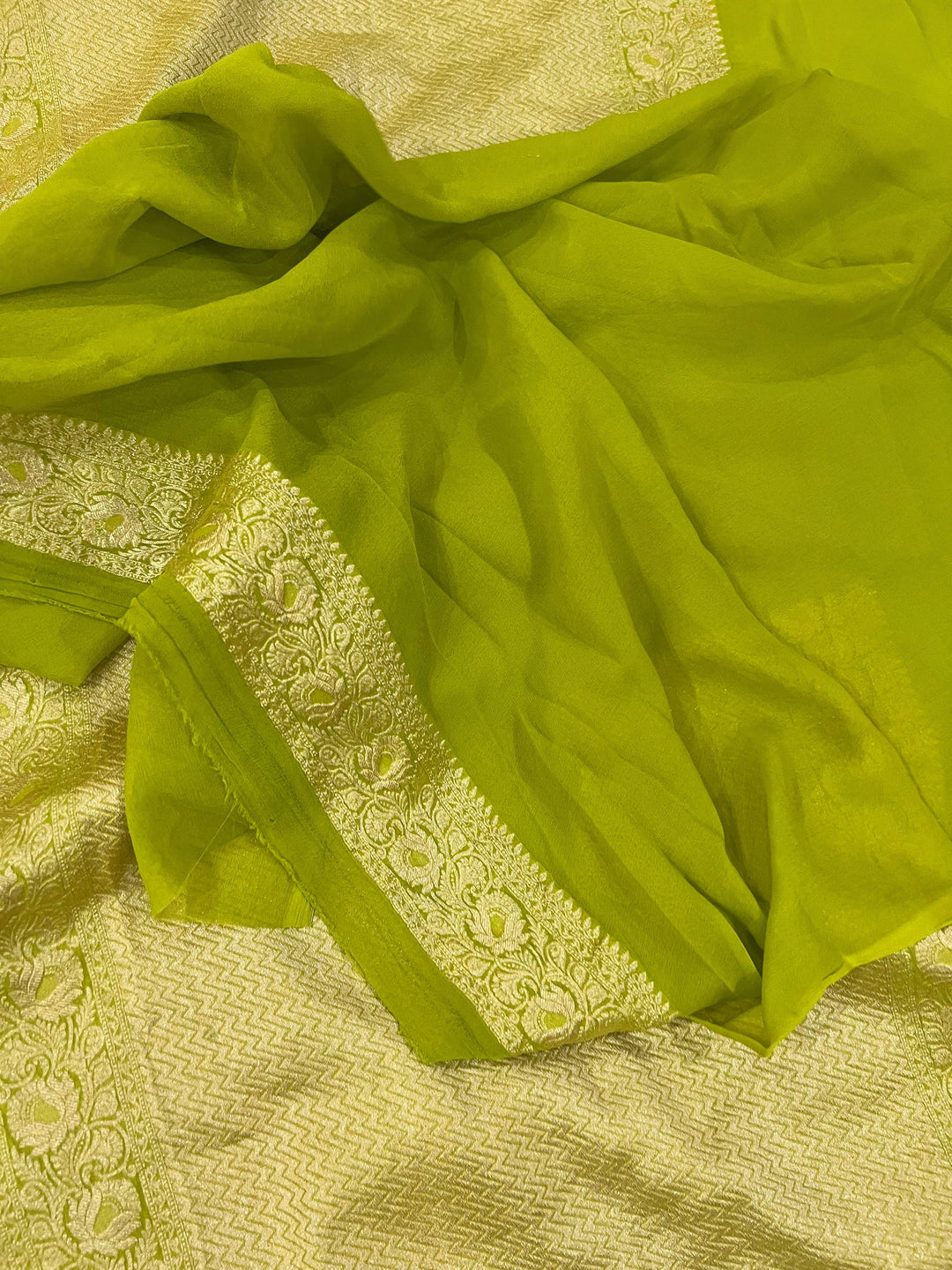 Mehendi Green Banarasi Handloom Pure Khaddi Georgette Saree - Aura Benaras