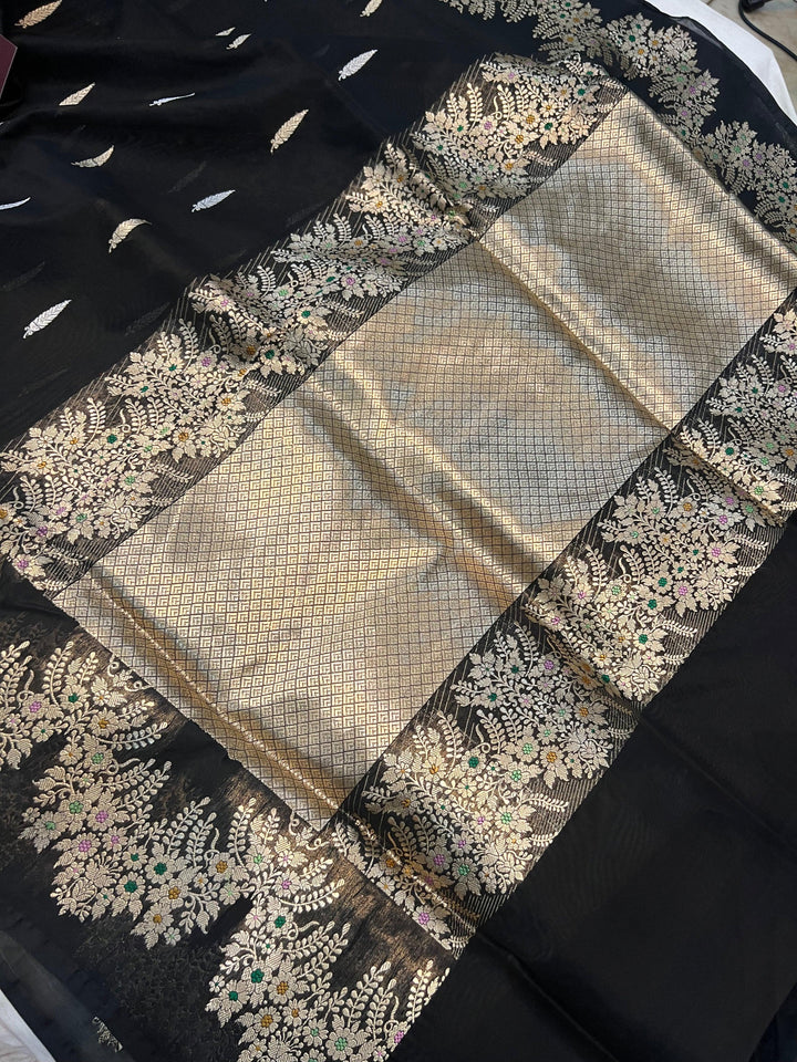 Black Banarasi Handloom Kora Silk Saree - Aura Benaras