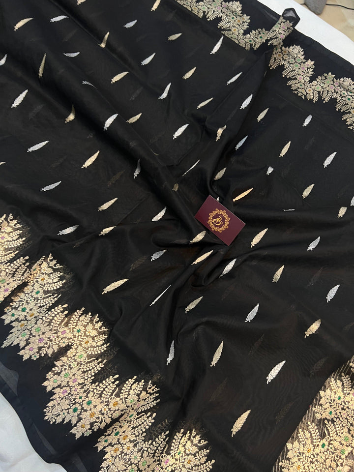 Black Banarasi Handloom Kora Silk Saree - Aura Benaras