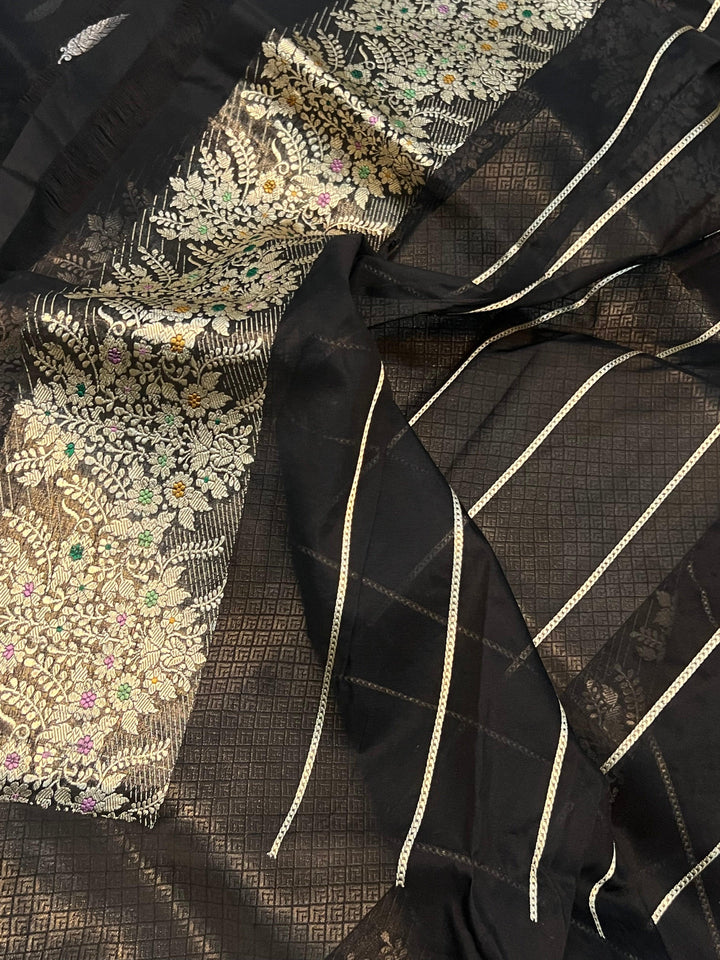 Black Banarasi Handloom Kora Silk Saree - Aura Benaras