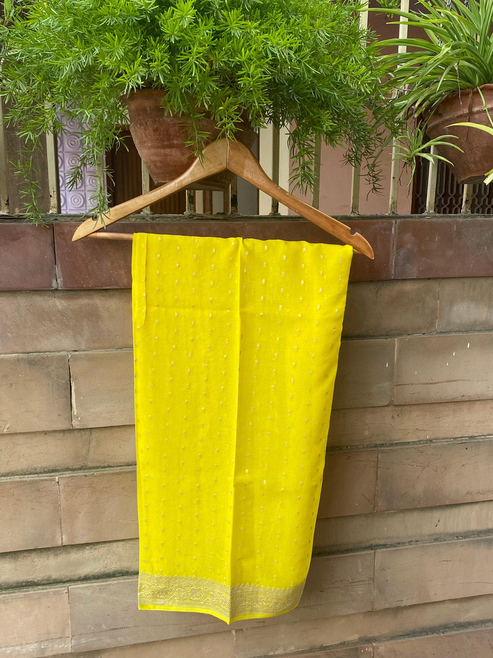 LEMON YELLOW BANARASI HANDLOOM KHADDI CHIFFON DUPATTA - Aura Benaras