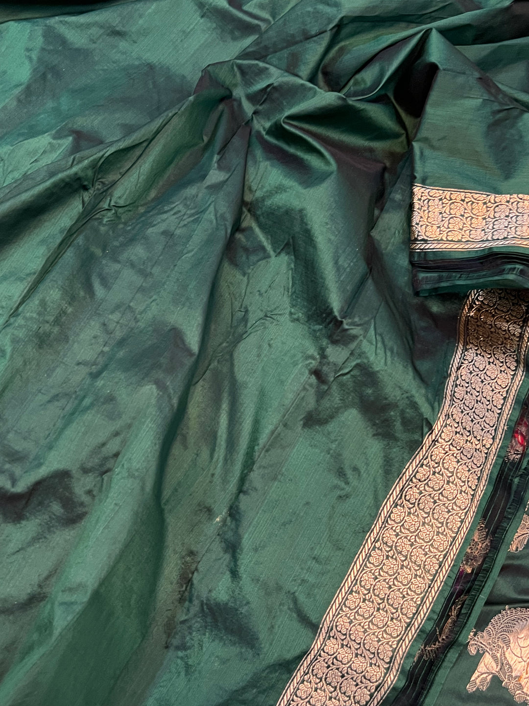 Bottle Green Kadhwa Jaal Pure Banarasi Handloom Katan Silk Saree - Aura Benaras
