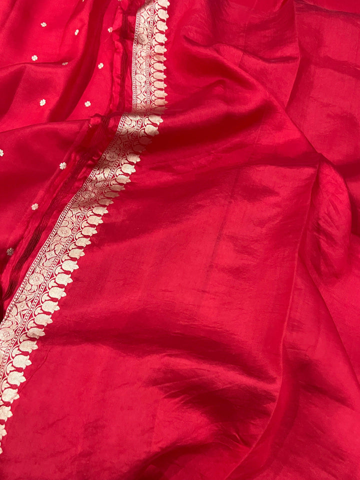 Red Pure Banarasi Handloom Silk Saree - Aura Benaras