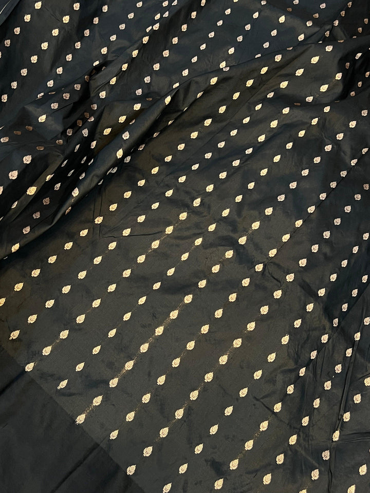 Green Pure Banarasi Handloom Katan Silk Saree - Aura Benaras