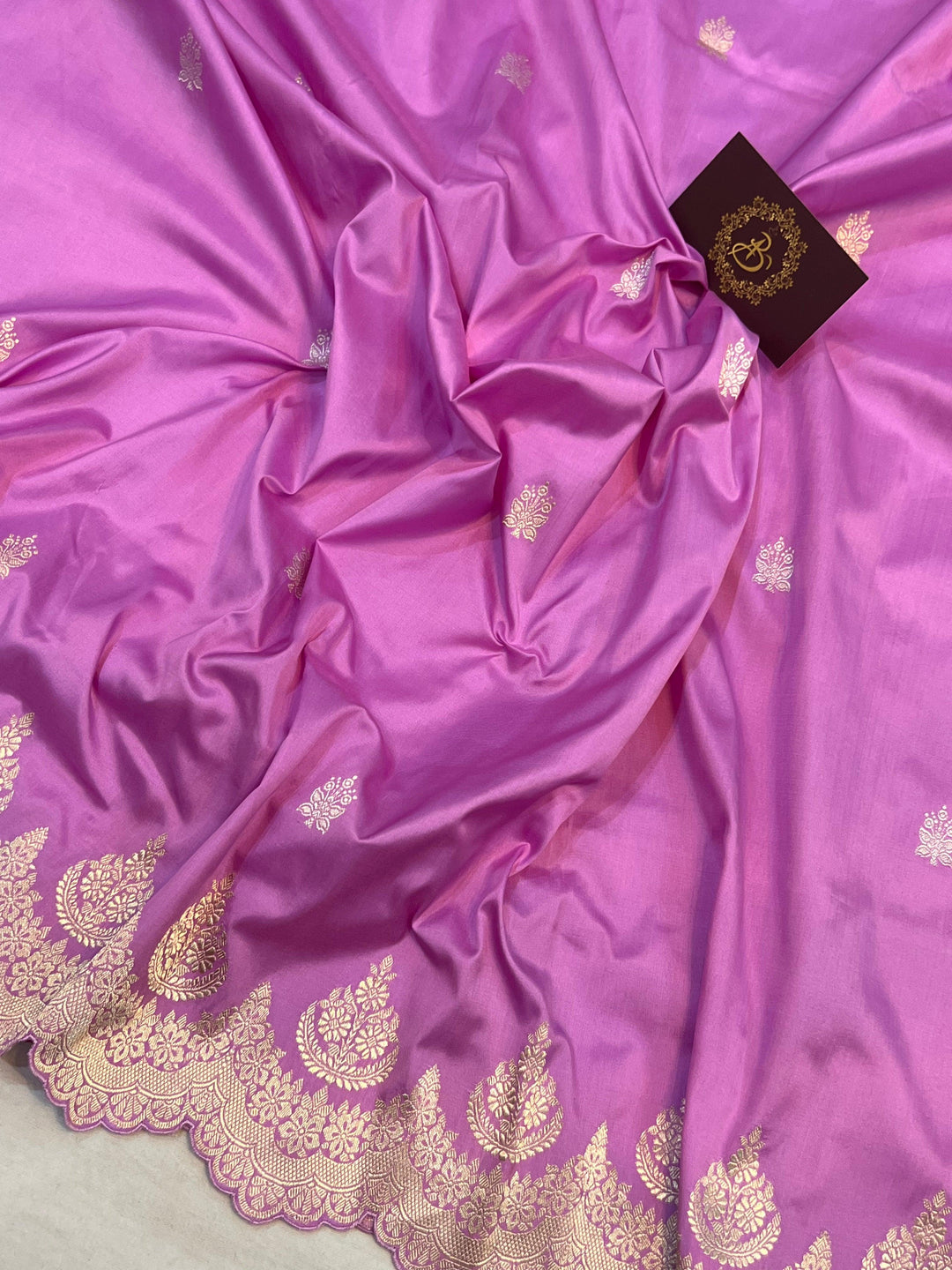 Lavender Banarasi Handloom Katan Silk Saree - Aura Benaras