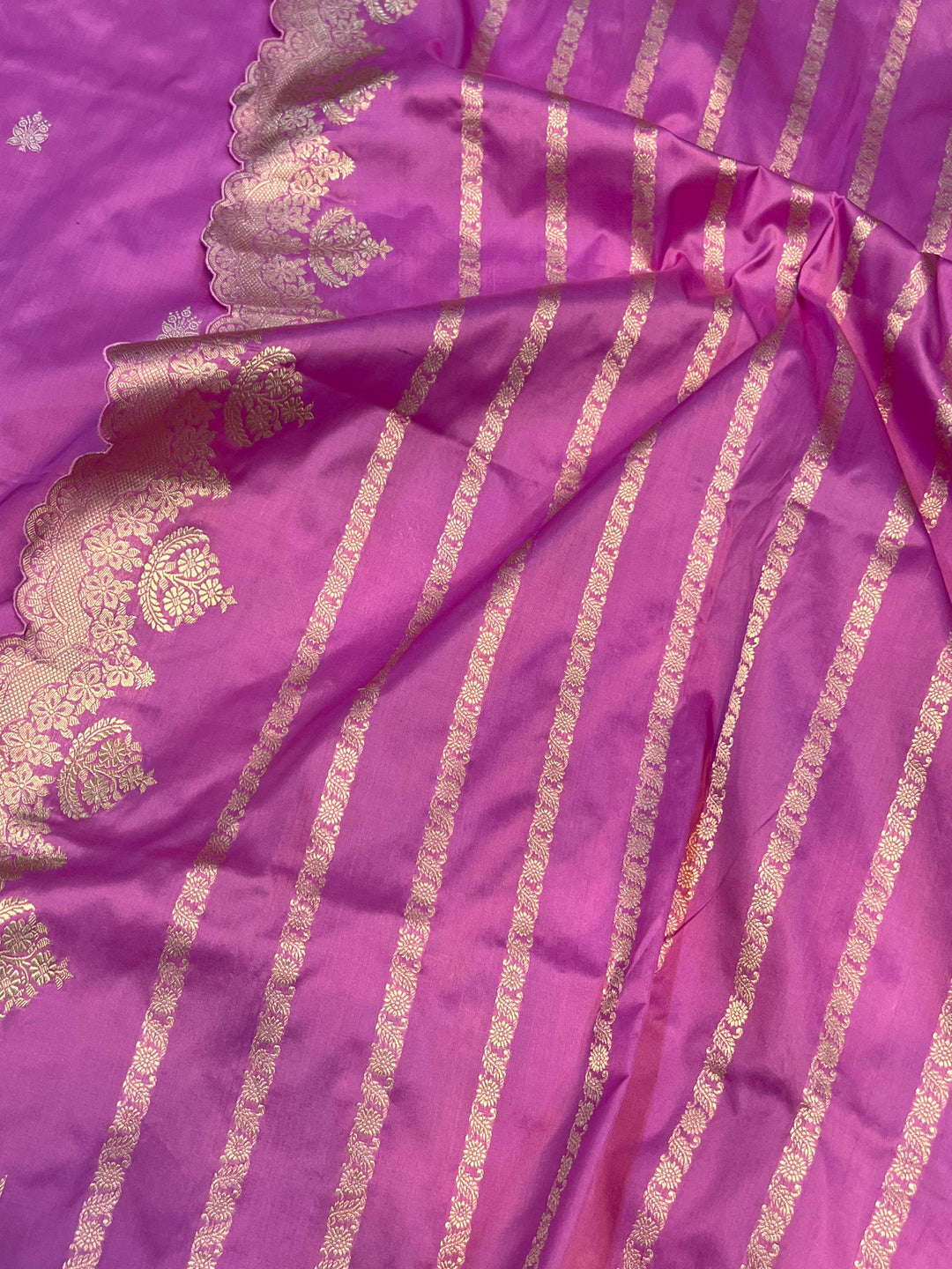 Lavender Banarasi Handloom Katan Silk Saree - Aura Benaras