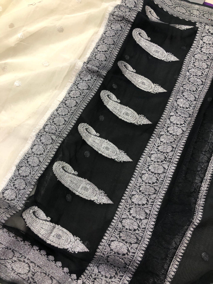 Off White Khaddi Chiffon Banarasi Handloom Saree - Aura Benaras