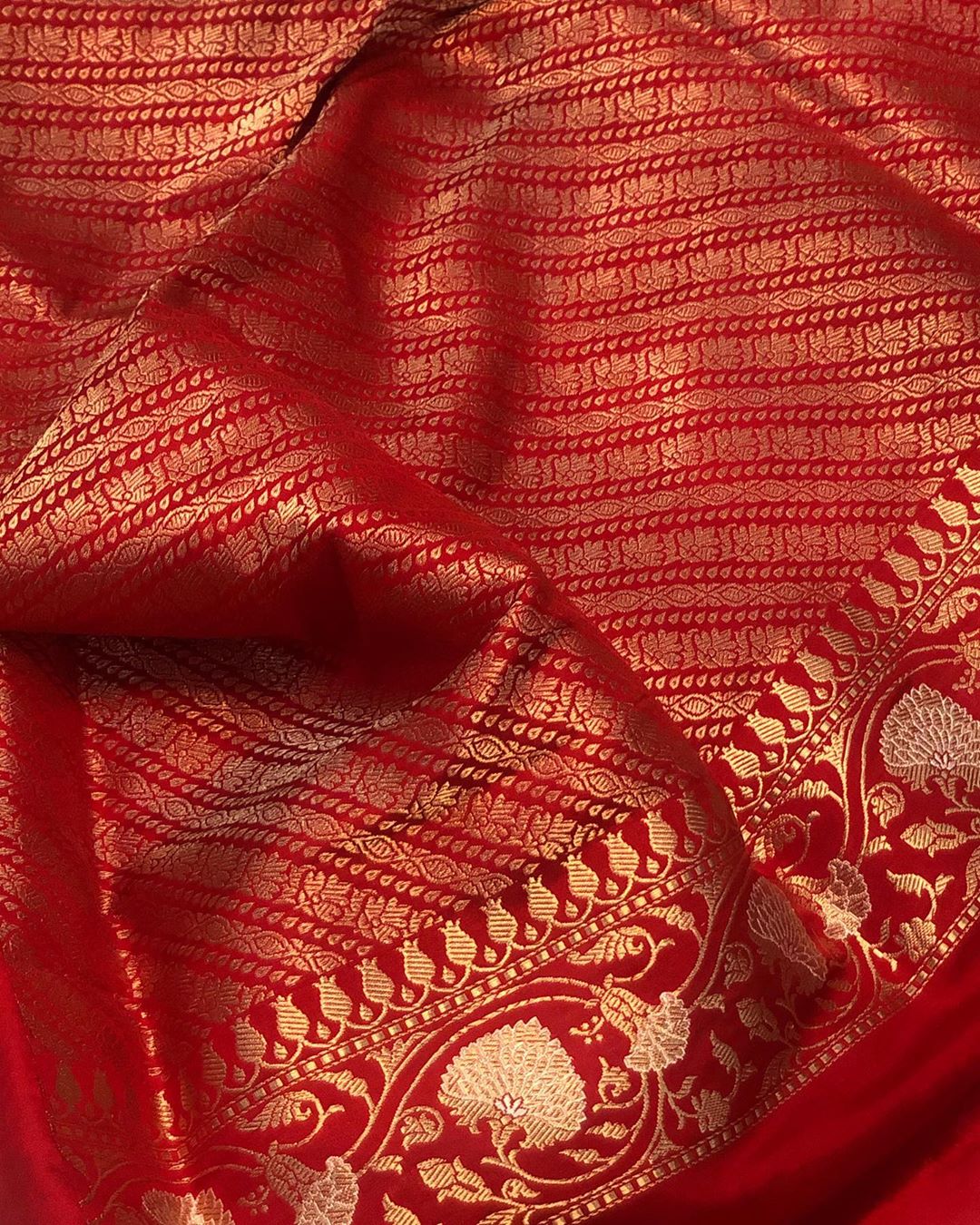 Red Jaal Pure Banarasi Handlloom Katan Silk Saree - Aura Benaras