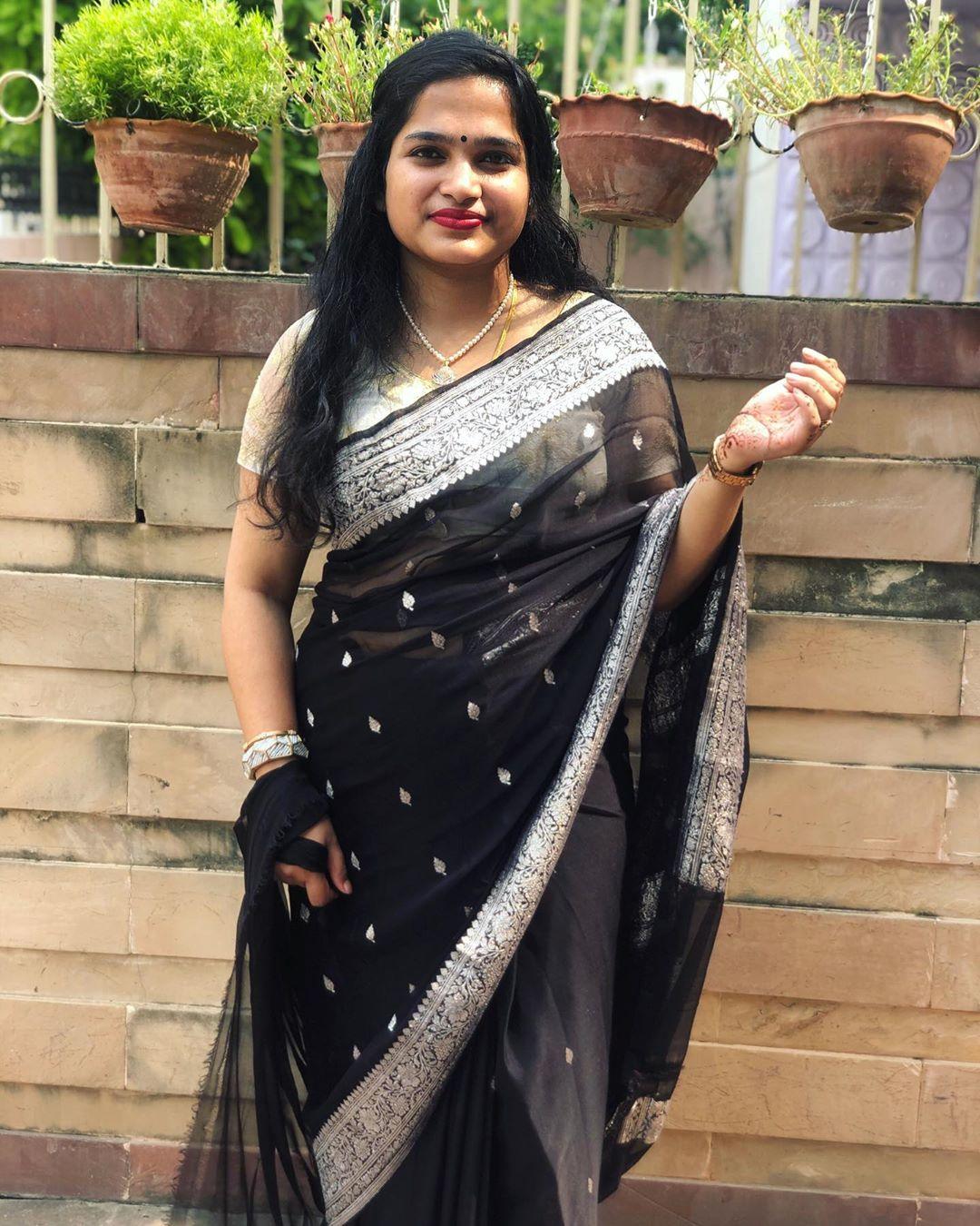 Black Khaddi Chiffon Banarasi Handloom Saree - Aura Benaras