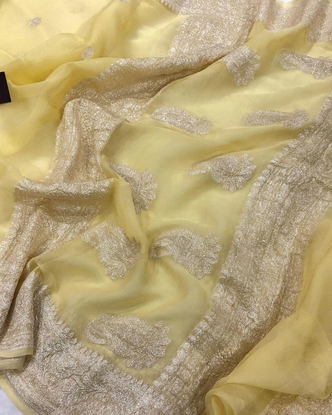 Cream Khaddi Chiffon Banarasi Handloom Saree - Aura Benaras