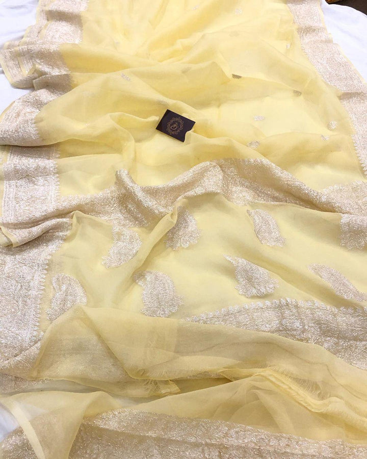 Cream Khaddi Chiffon Banarasi Handloom Saree - Aura Benaras