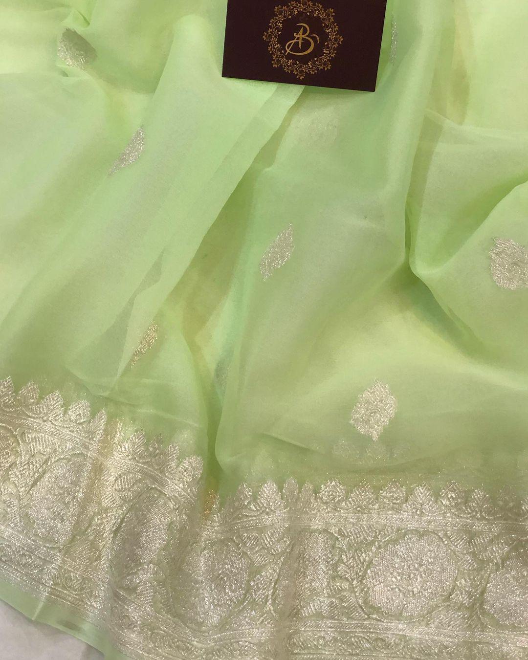 Green Khaddi Chiffon Banarasi Handloom Saree - Aura Benaras