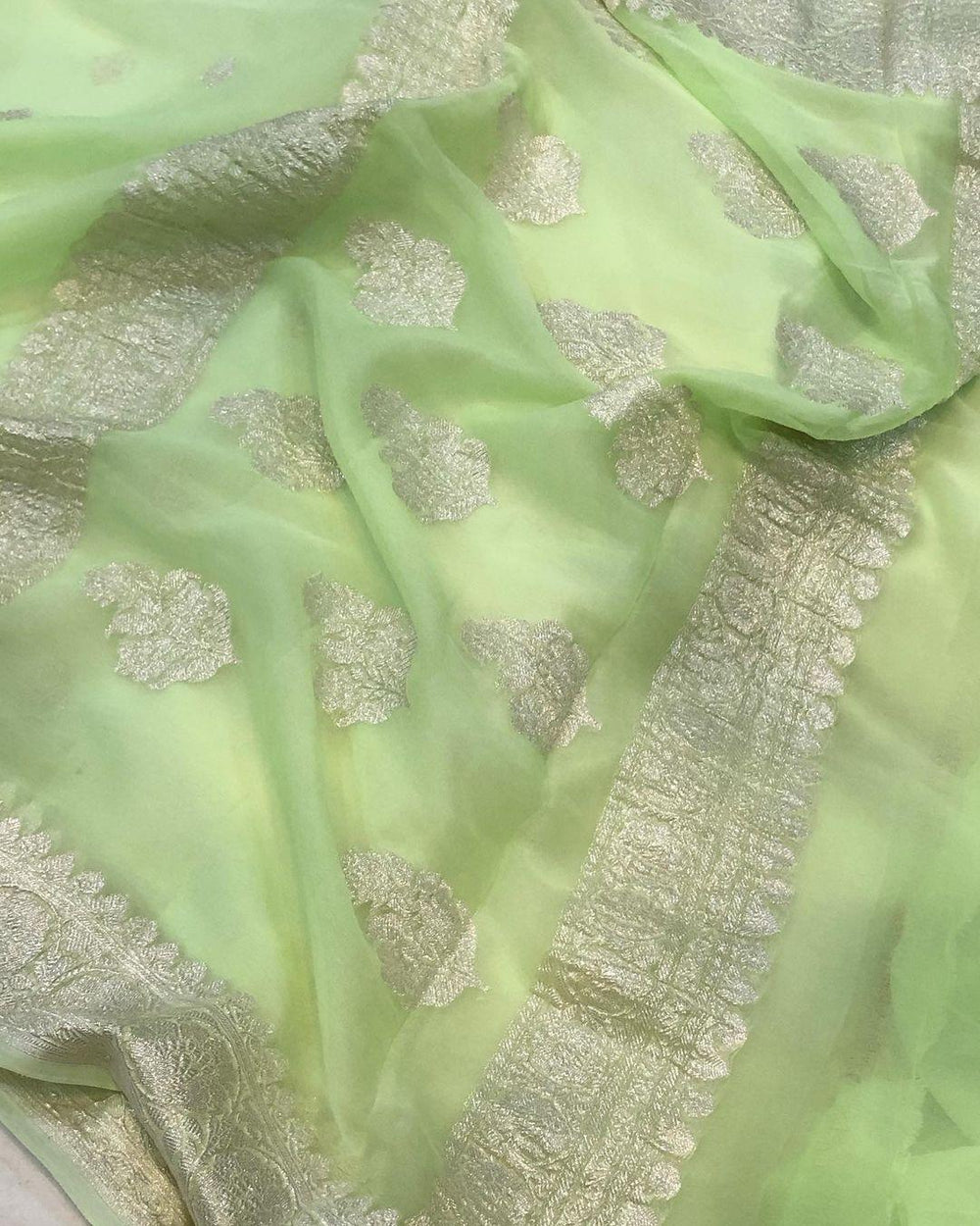 Green Khaddi Chiffon Banarasi Handloom Saree - Aura Benaras
